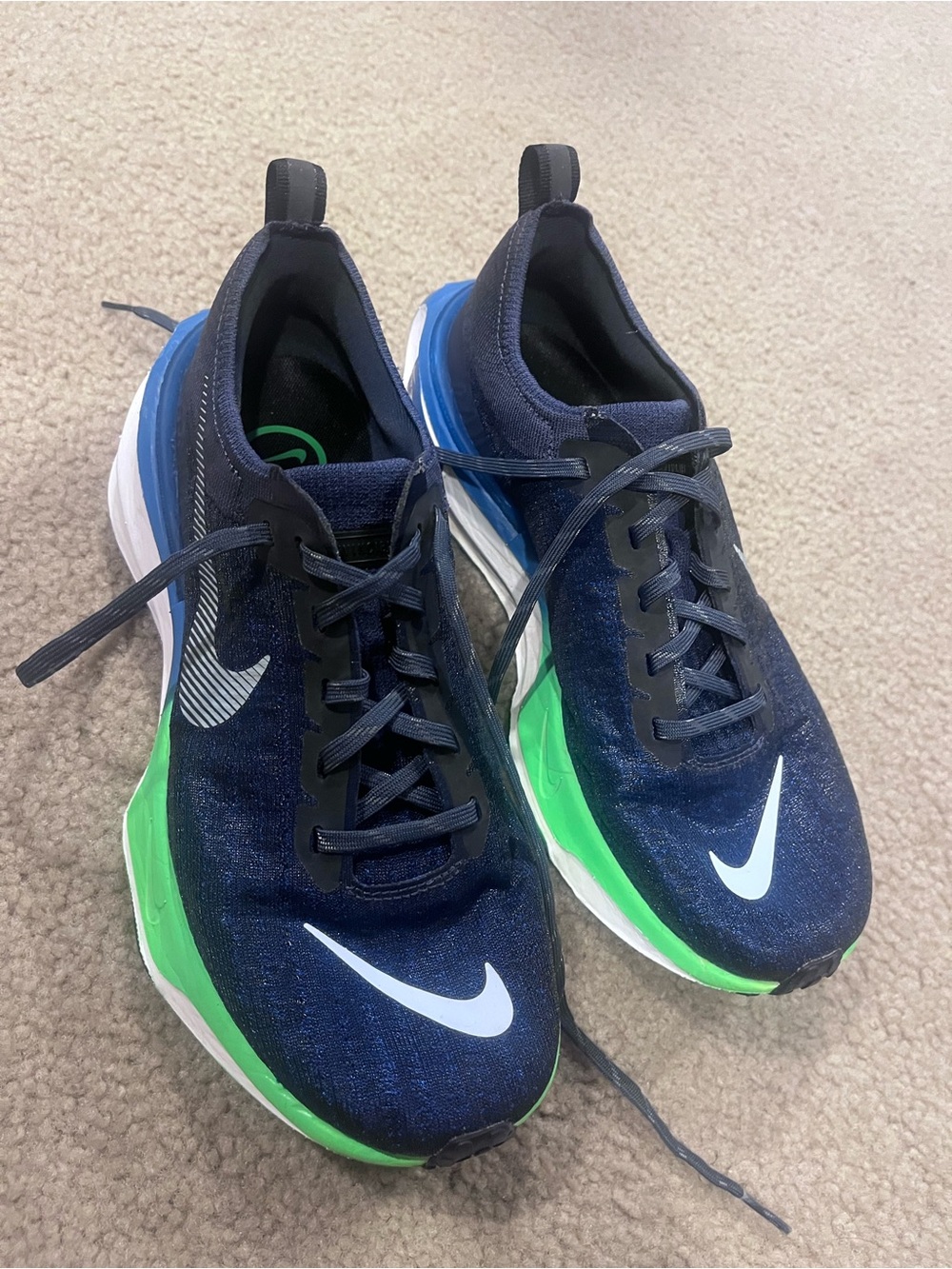 Nike Men’s 9.5 blue & Green ZoomX invincible run 3 Running Shoes